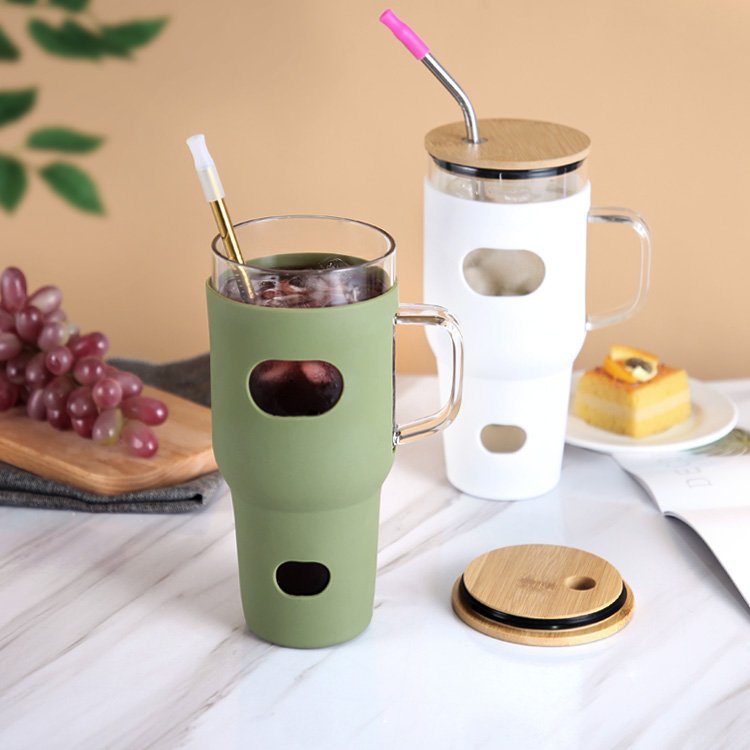 Top Selling Customize 32oz Glass Cup Can With Straw and Lid Juice Tumbler Silicone Sleeve Glass Water Bottle Glass Cup Mugs