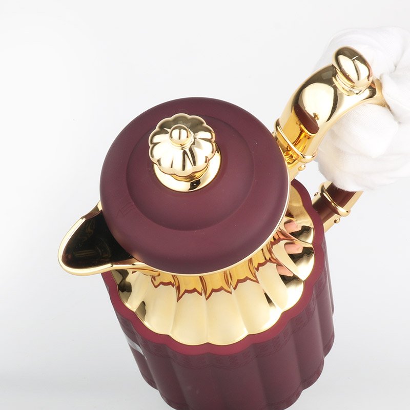 Turkish Style New Model Plastic BPA FREE Wine red gold 0.7 liter Glass Liner vacuum flasks & thermoses