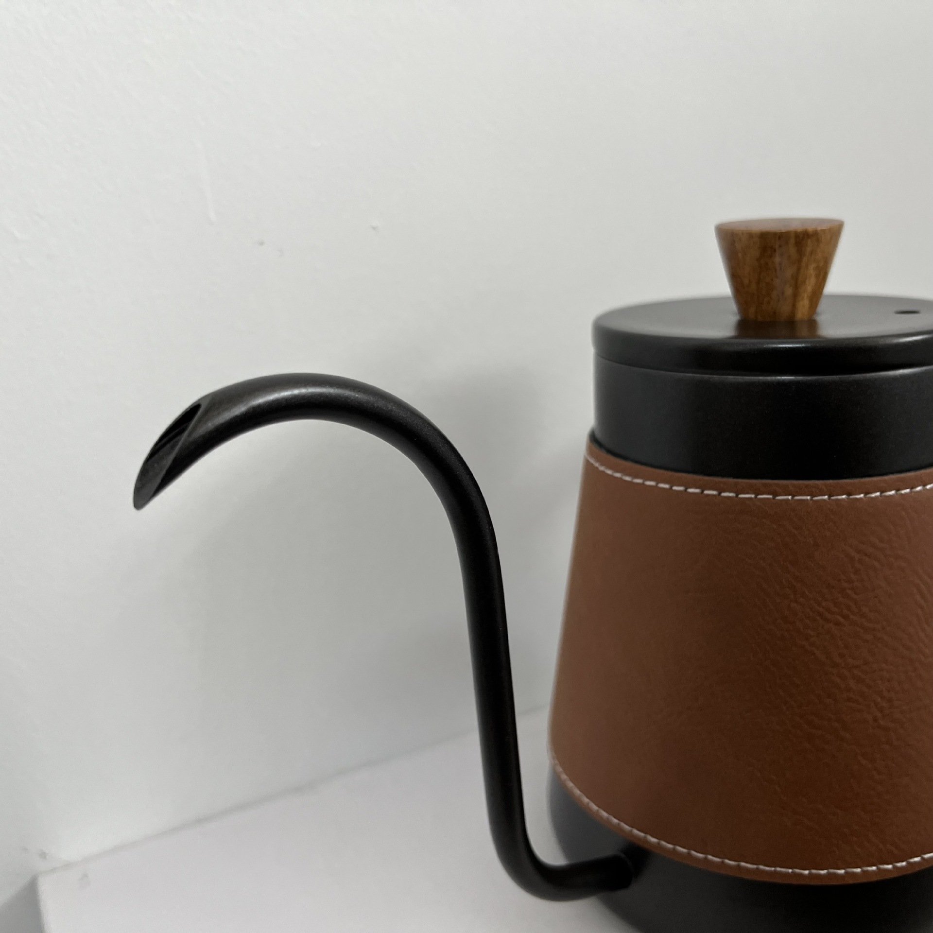 Nordic Luxury Gold Plated Insulated Vacuum Flask Liner Inside metal Pot Cup Gift Set Arabic Coffee Pot Coffee Tea Set
