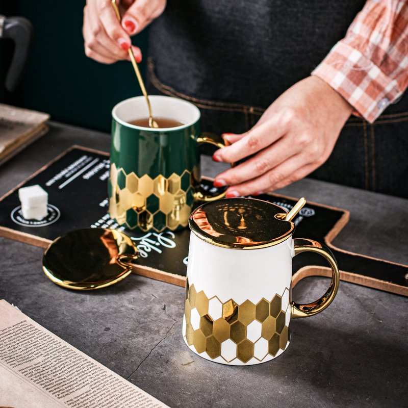 Luxury white golden honeycomb design ceramic mug with lid spoon flower tea milk coffee cup for gift household office