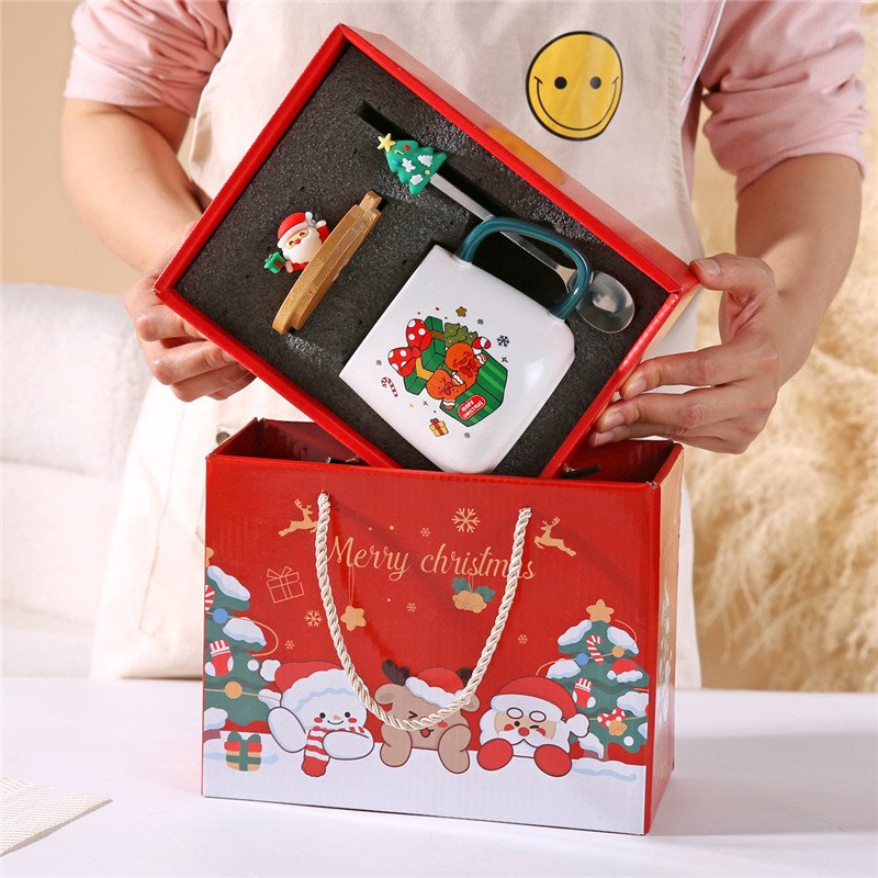2025 New Arrivals Cute Christmas Tree Ceramic Coffee Mugs Porcelain Xmas Cup with Lid and Spoon Best Christmas Gift Box for Kids