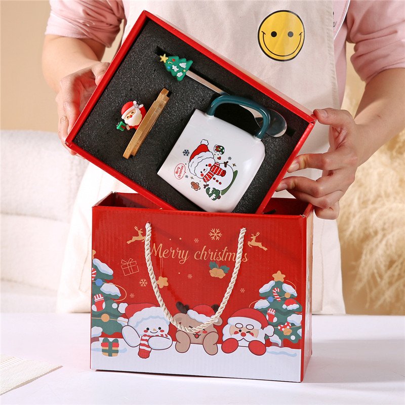 2025 New Arrivals Cute Christmas Tree Ceramic Coffee Mugs Porcelain Xmas Cup with Lid and Spoon Best Christmas Gift Box for Kids