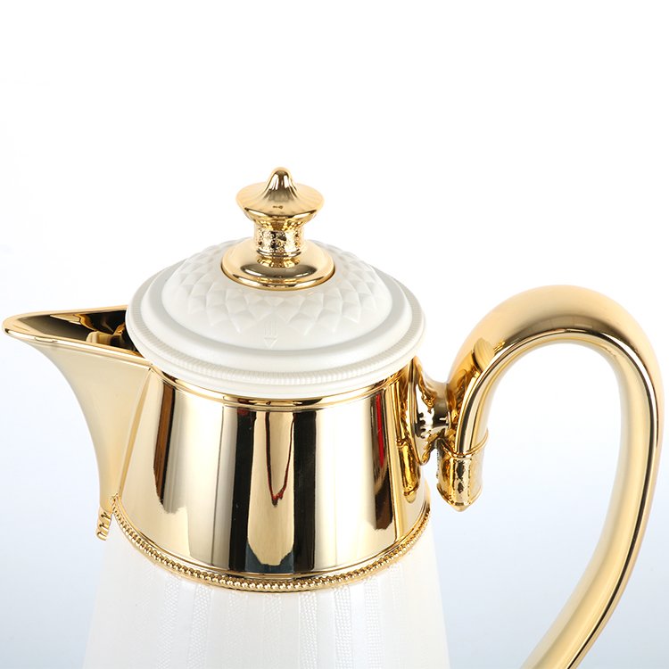 New Coming Y2024 Arabic whole body embossed 700mL White gold Metal Body Glass Vacuum Flask Tea & Coffee set