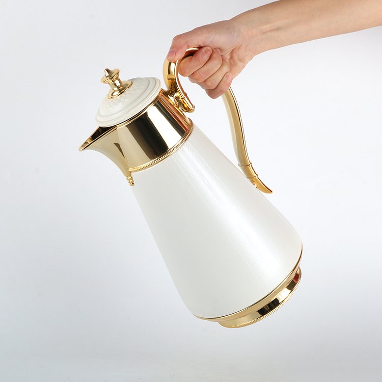 New Coming Y2024 Arabic whole body embossed 700mL White gold Metal Body Glass Vacuum Flask Tea & Coffee set
