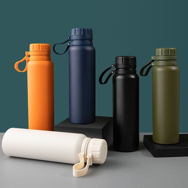 New Ins custom 750ml leakproof double wall thermos vacuum flask stainless steel insulated water bottle with strap