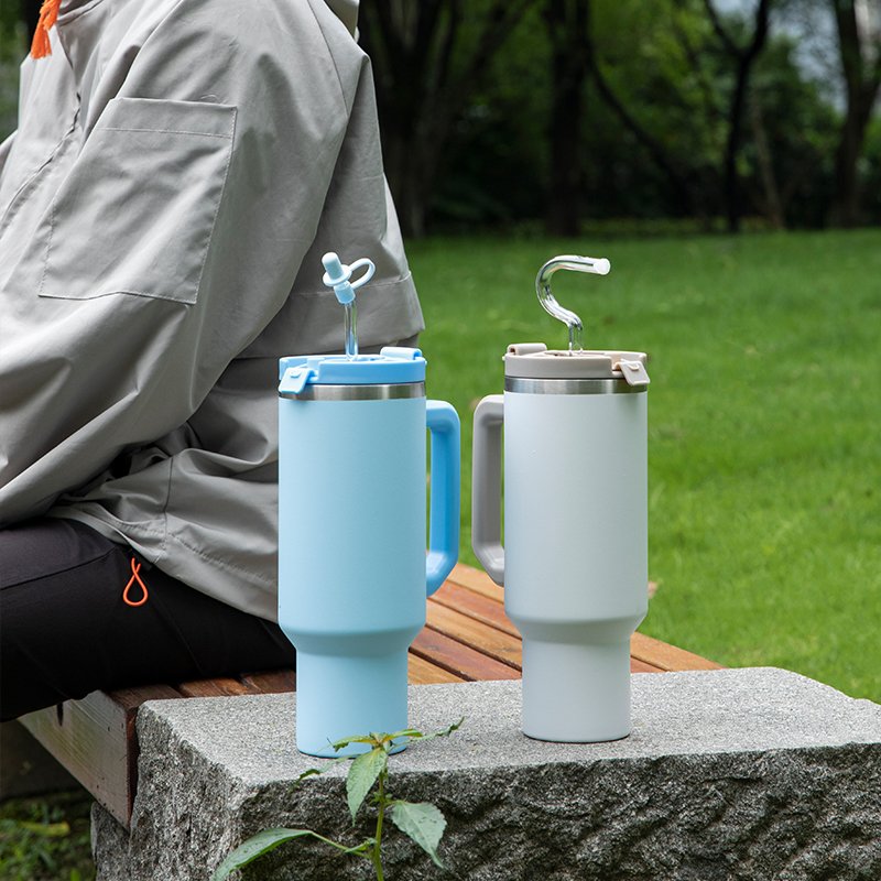2024 Hot 40oz Adventure Leakproof Vacuum Insulated Stainless Steel Tumbler With Handle And Straw