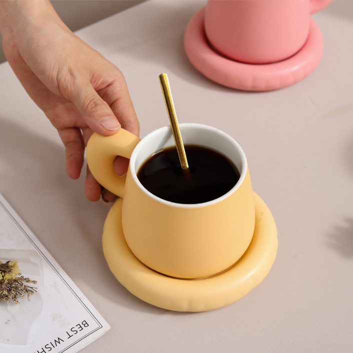 Ins Style Unique Design Customizable Matte Round Shape Ceramic Custom Chubby Water Coffee Cup mug With Saucer