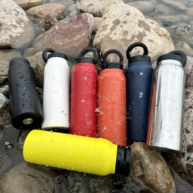 Gym Water Bottle With Magnetic Phone Holder Stainless Steel Insulated MagSafe Water Bottle With Magnetic Cell Phone Stand