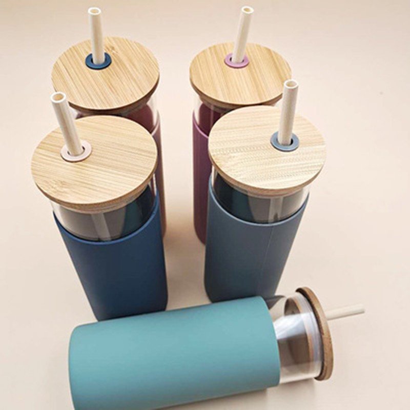 Wholesale 20oz Botol minum Glass Tumbler Water Bottle With Straw Silicone Protective Sleeve Bamboo Lid Botella de agua Mug Cup