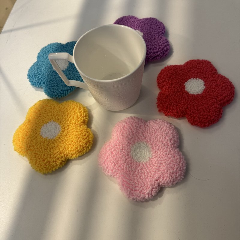Cute Flower Pattern Punch Needle Coaster Handicraft Mug Rug Coasters for Promotional Gifts