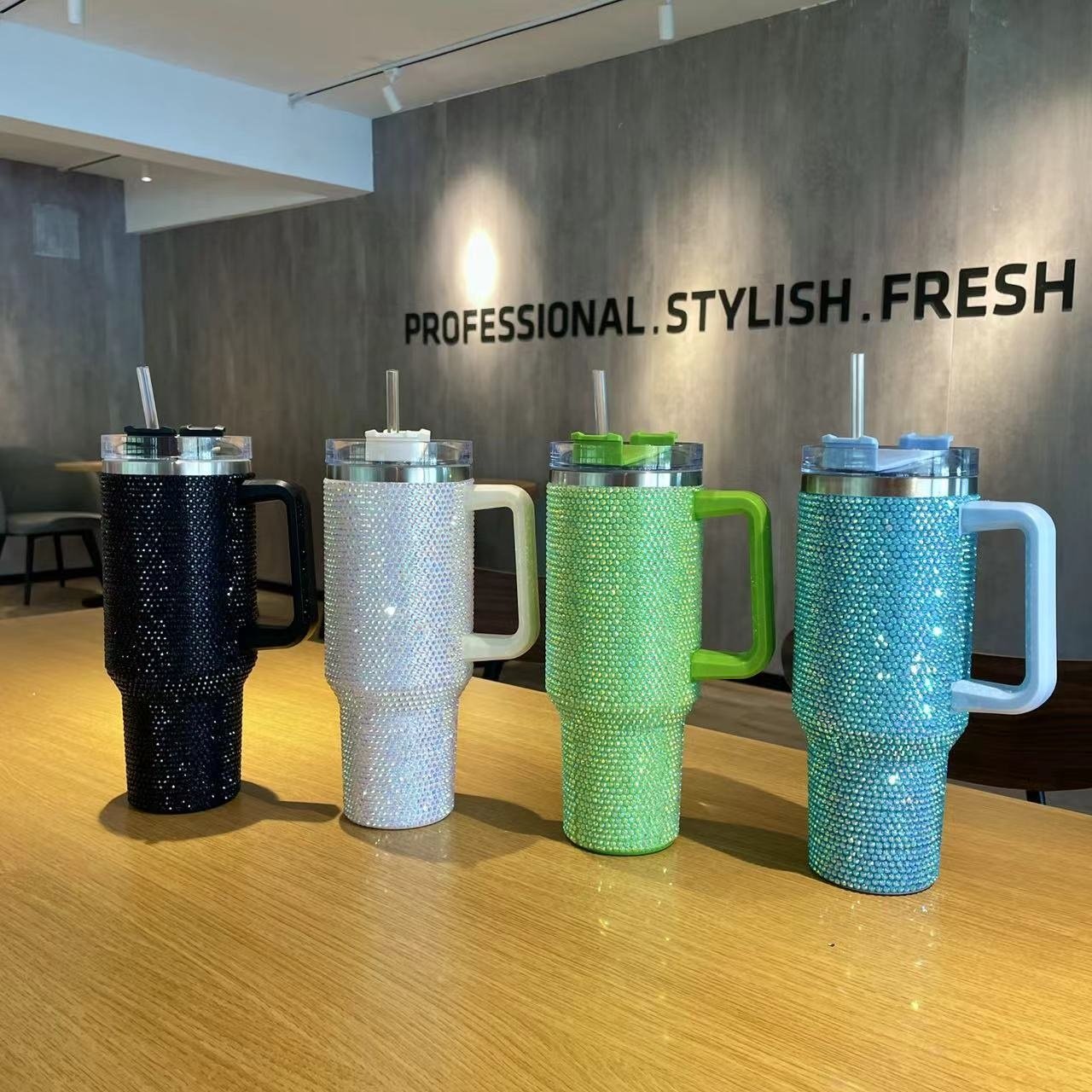 New product ideas 2023 Gifts 40oz Rhinestone Bling Tumbler stainless steel tumbler with handle 40 OZ bling tumbler Cup
