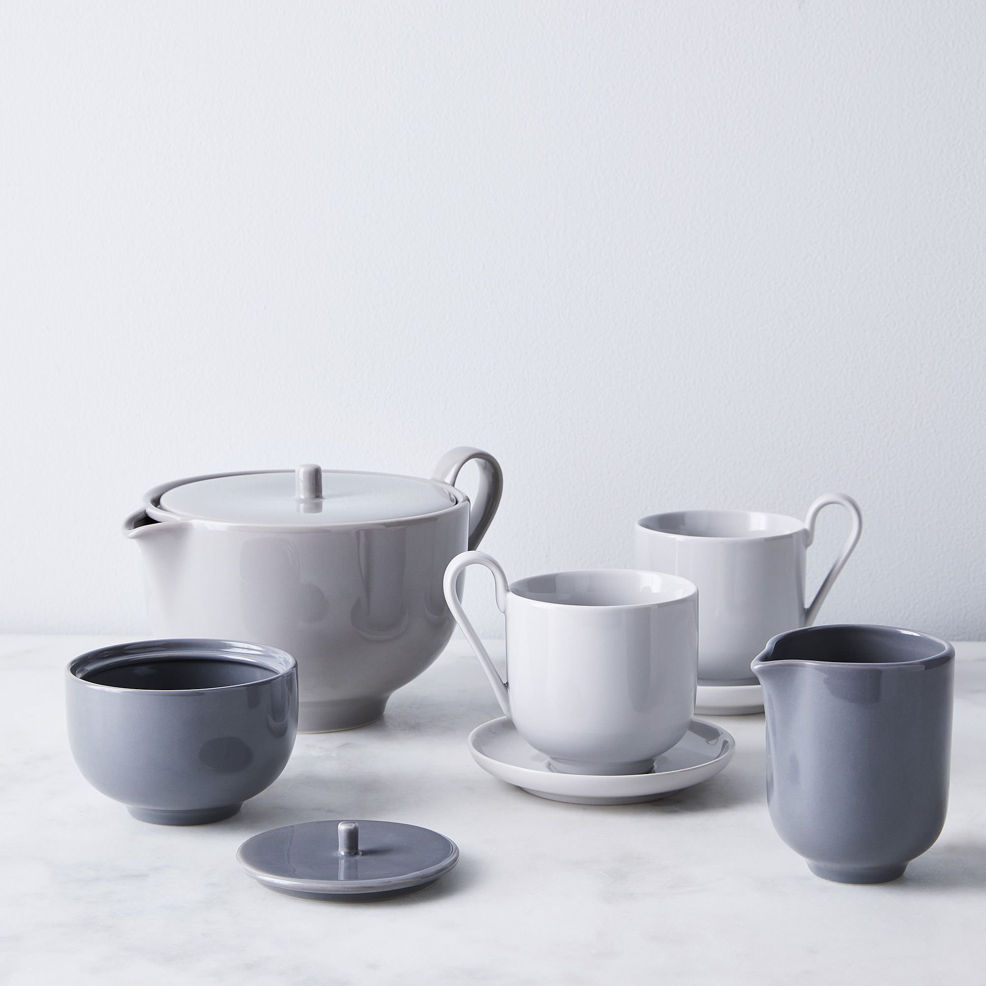 Minimalism nordic style glossy modern porcelain tea set wholesale ceramic milk cappuccino espresso cups coffee mug with saucer