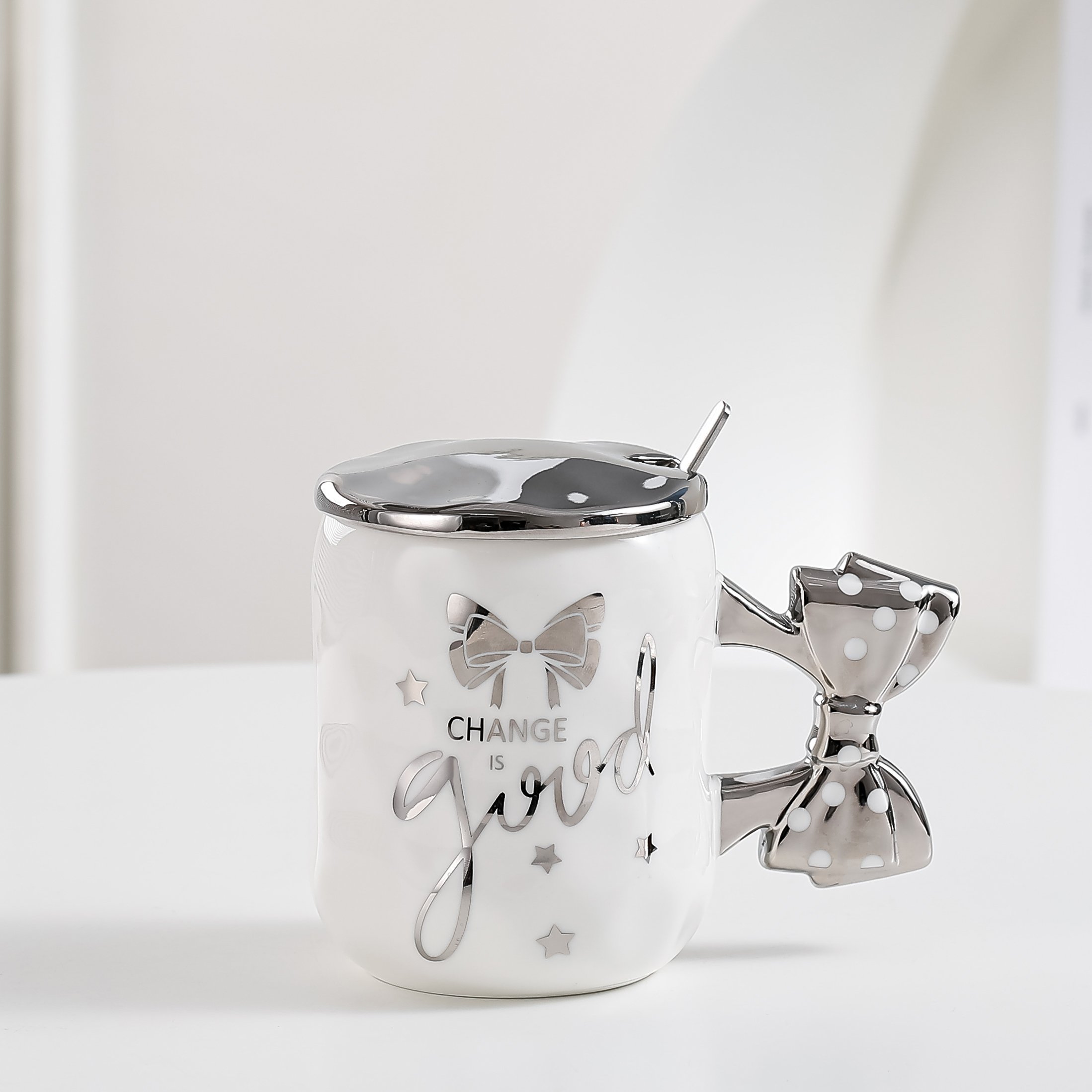 Nordic Modern Design Delicate Handle Ceramic Coffee Cup With Lid And Spoon Customizable Household Milk Mug Cup