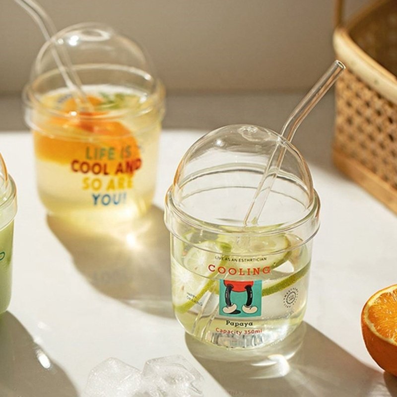 New Design Korean Dustproof Simple Drinking Glass Cup Reusable Borosilicate Juice Coffee Glass Cup With Glass Lid And Straw