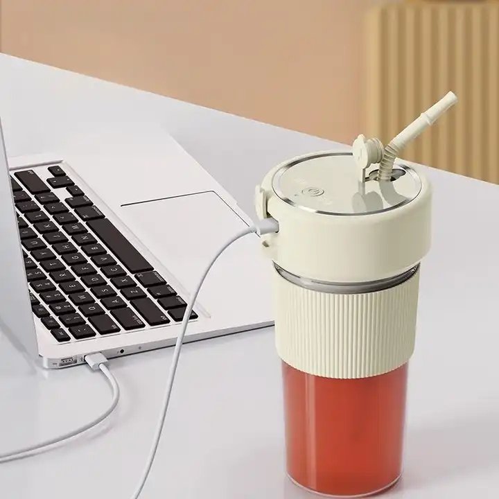 Wholesale mini juice cups portable rechargeable juicers multifunctional household juice machines beverage cups