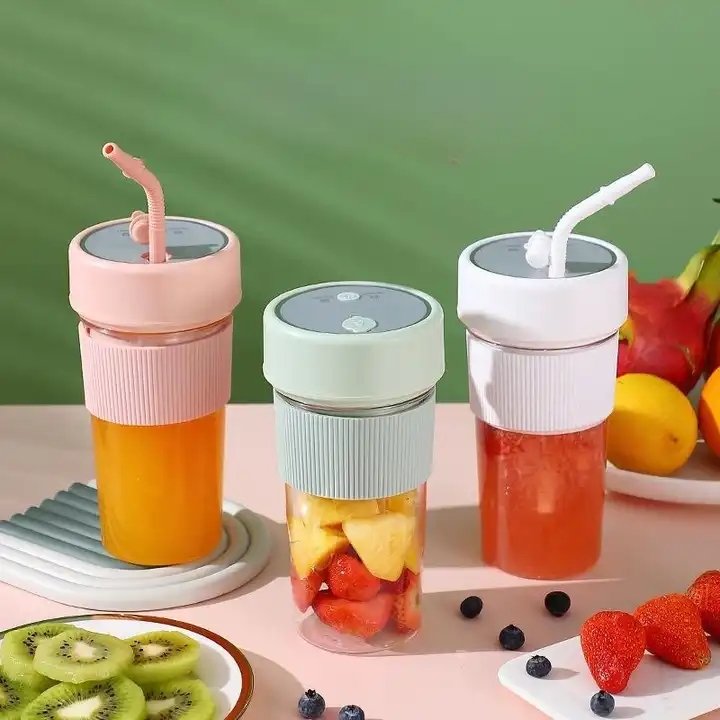 Wholesale mini juice cups portable rechargeable juicers multifunctional household juice machines beverage cups