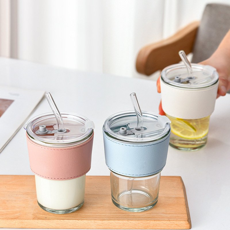 Wholesale 15oz Custom logo Glass Tumbler Tea Coffee Amber Clear Water Glass Cup Mug With Lid And Straw with Leather Sleeve