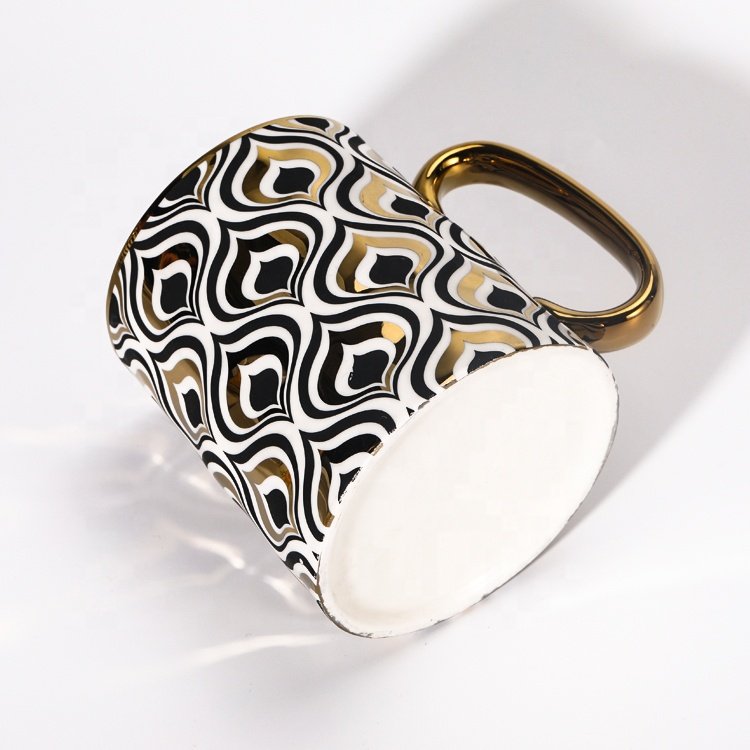 Tivray Hot Sell Creative Spades Pattern Coffee Mug Black Color Luxury Golden Handle Water Cup Ceramic Coffee Milk Mugs