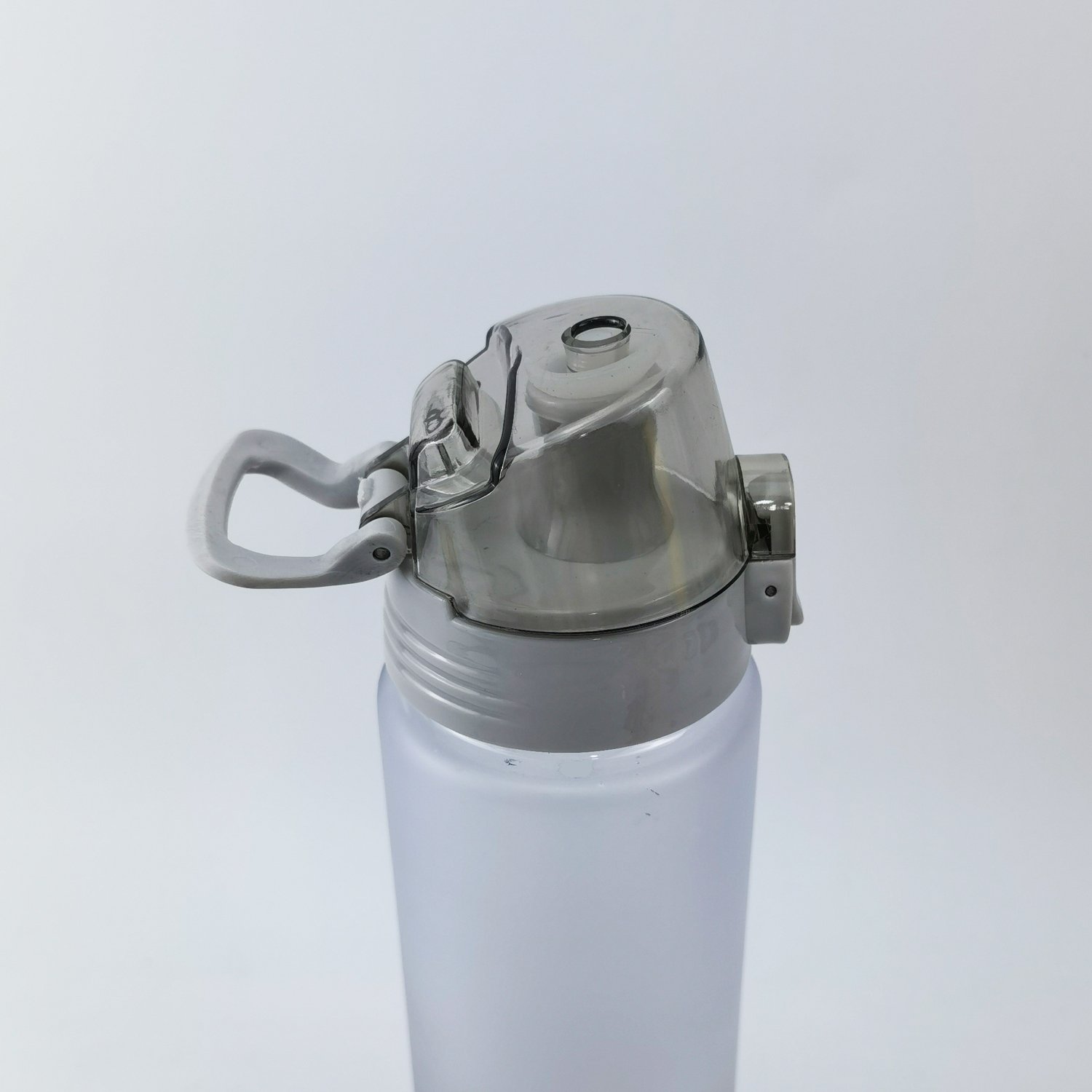 Bpa free plastic Fitness Travel flip lid drinkware SPORT WATER BOTTLE with rope and straw