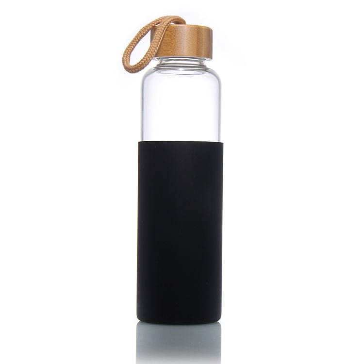 Wholesale 550ml eco-friendly bamboo lid silicone sleeve durable borosilicate glass water bottle
