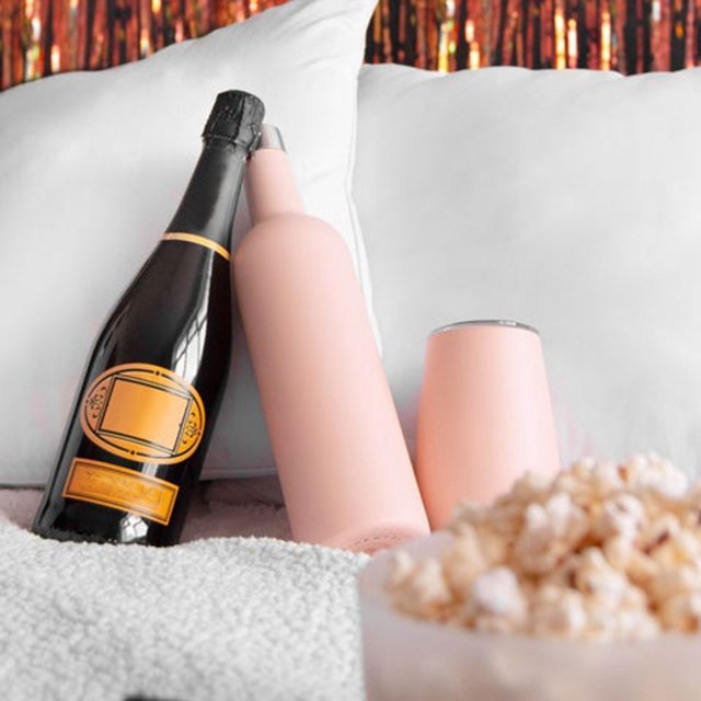wholesale 752ml Vacuum bottle and 12oz egg shaped insulated travel bottle set wine tumbler set vacuum mug