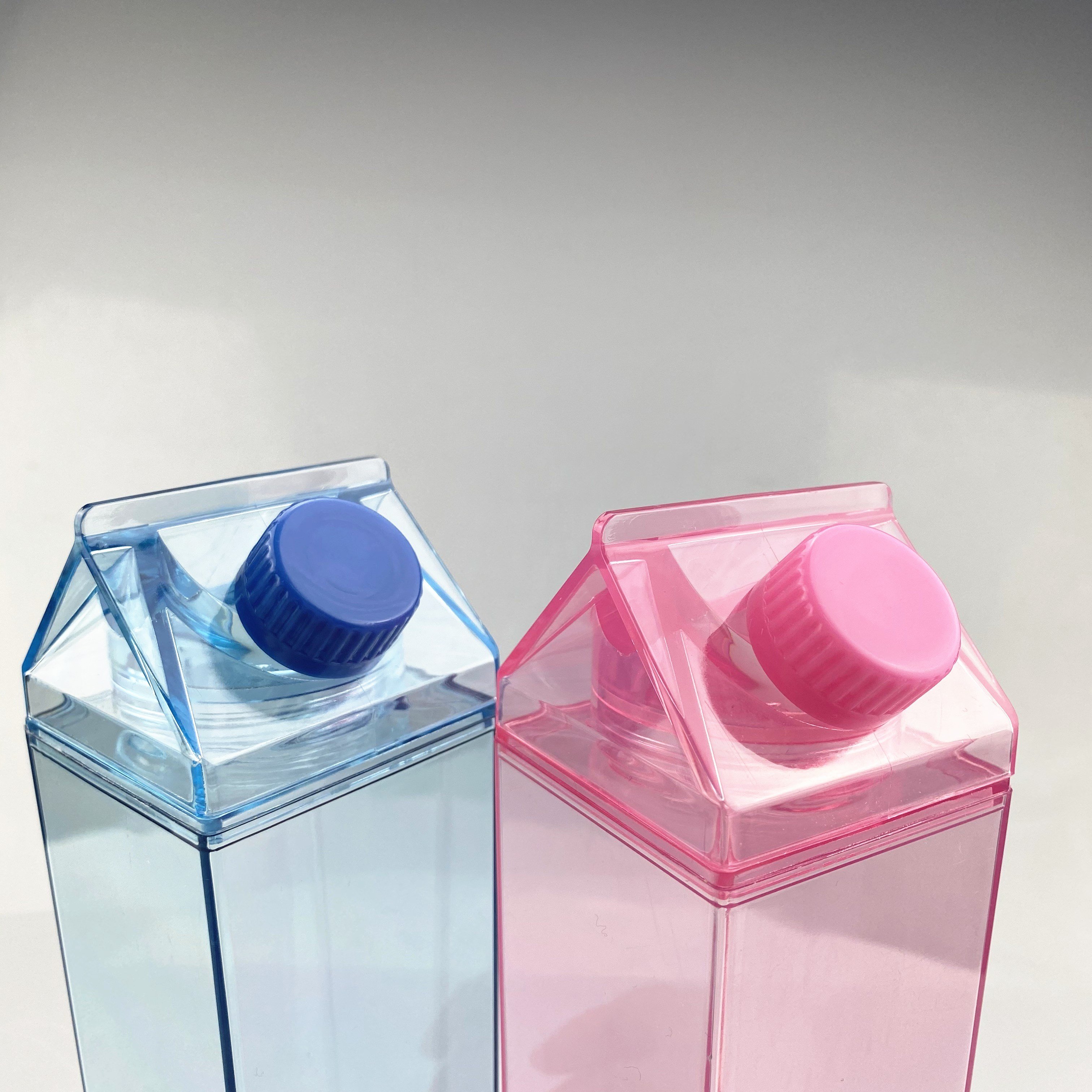 500ml 1000ml Double Wall Wholesale Inventory Milk Leak Proof Acrylic Plastic Water Cup Bottle Tumblers with Screw cove