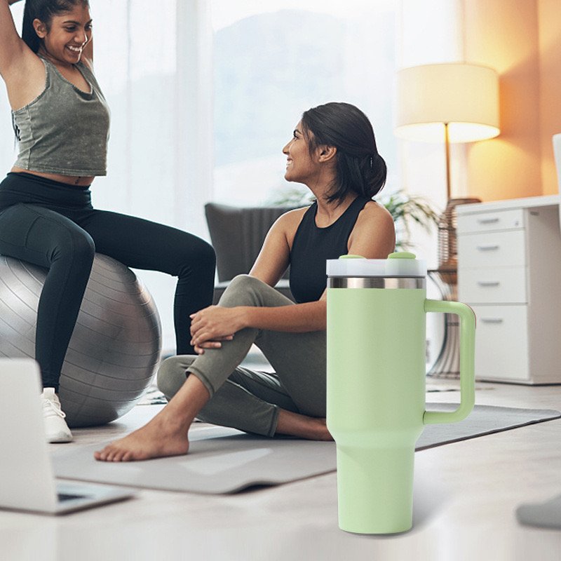 New reusable ODM OEM 40oz tumbler cup with handle and straw tumbler wholesale bulk custom logo travel mug outdoor minimalist