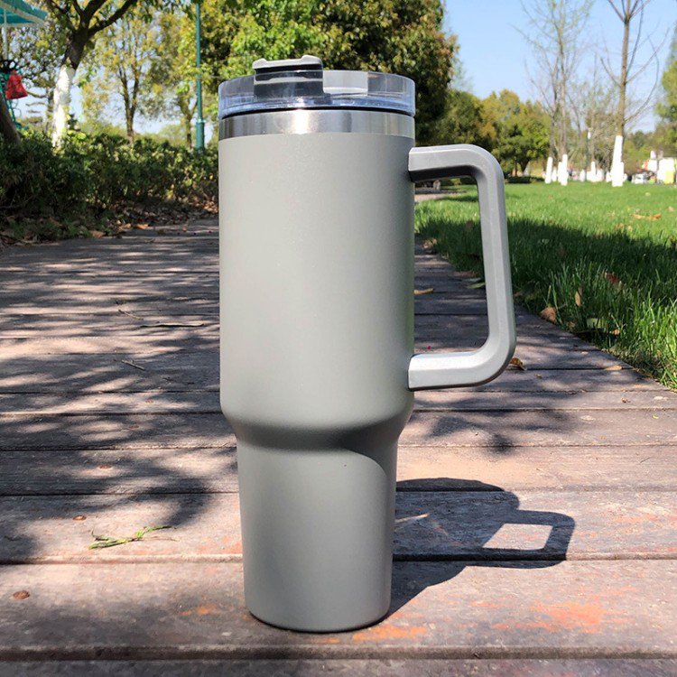 Best Selling Stainless Cup 2024 Straw water bottles Stanly Cup 40oz with Handle