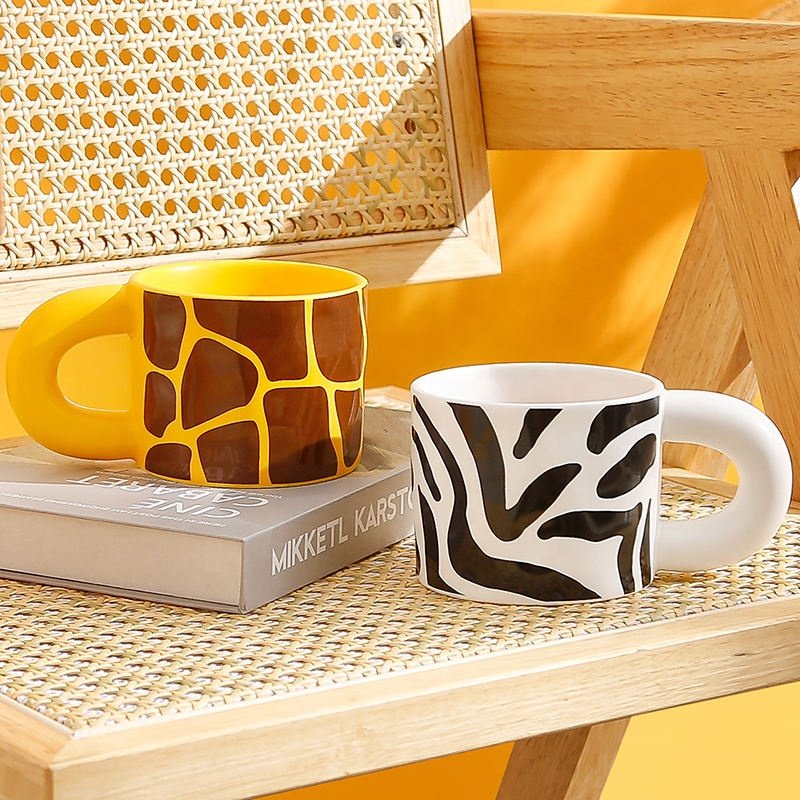 Creative Leopard Spotted Thick Handle Porcelain Pottery Animales Coffee Cup Leopard Painted Ceramic Mug