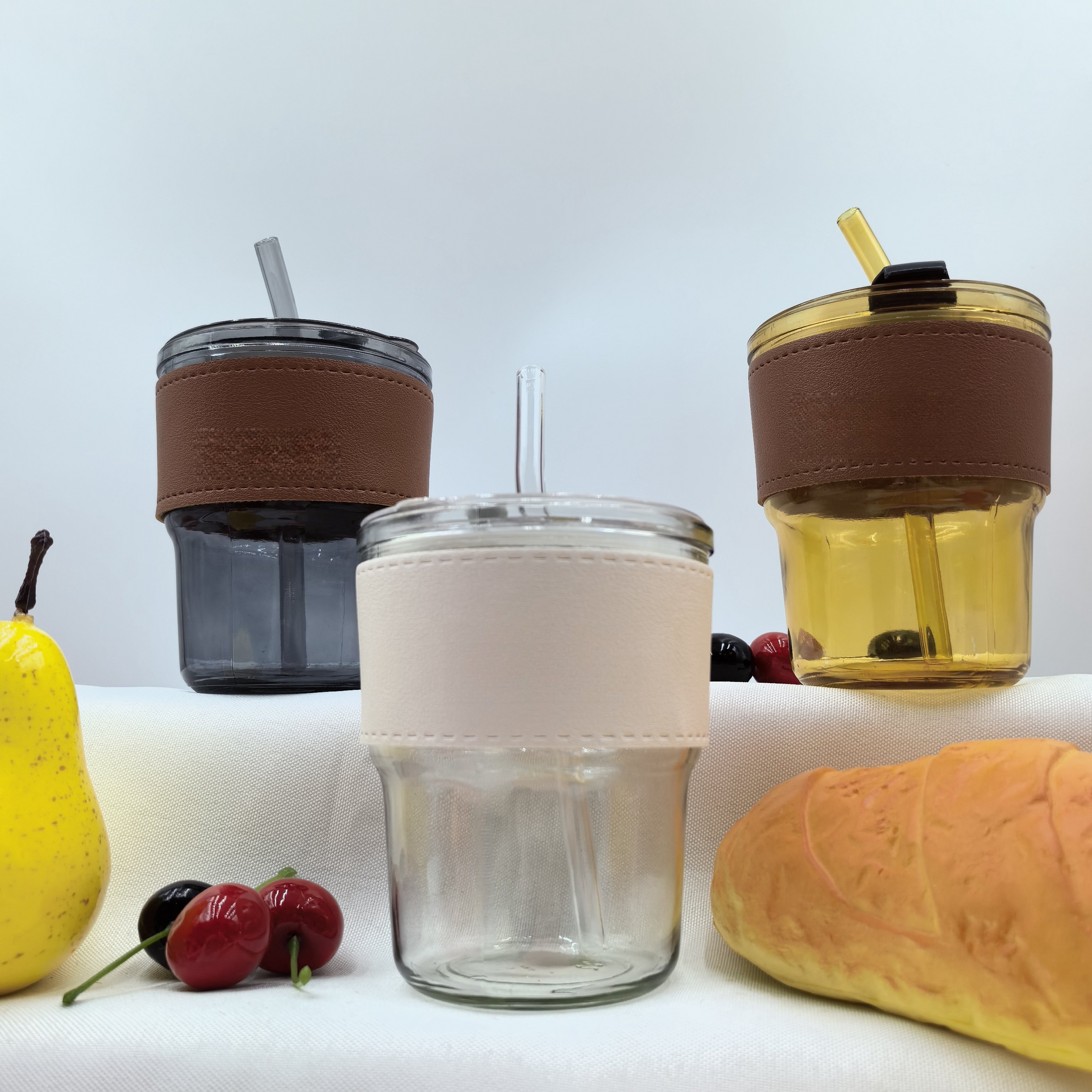 Glass coffee cup Portable High Beauty Net Red Glass Coffee Cup Reusable Large-Capacity Juice Milk Mug with Straws &Lids