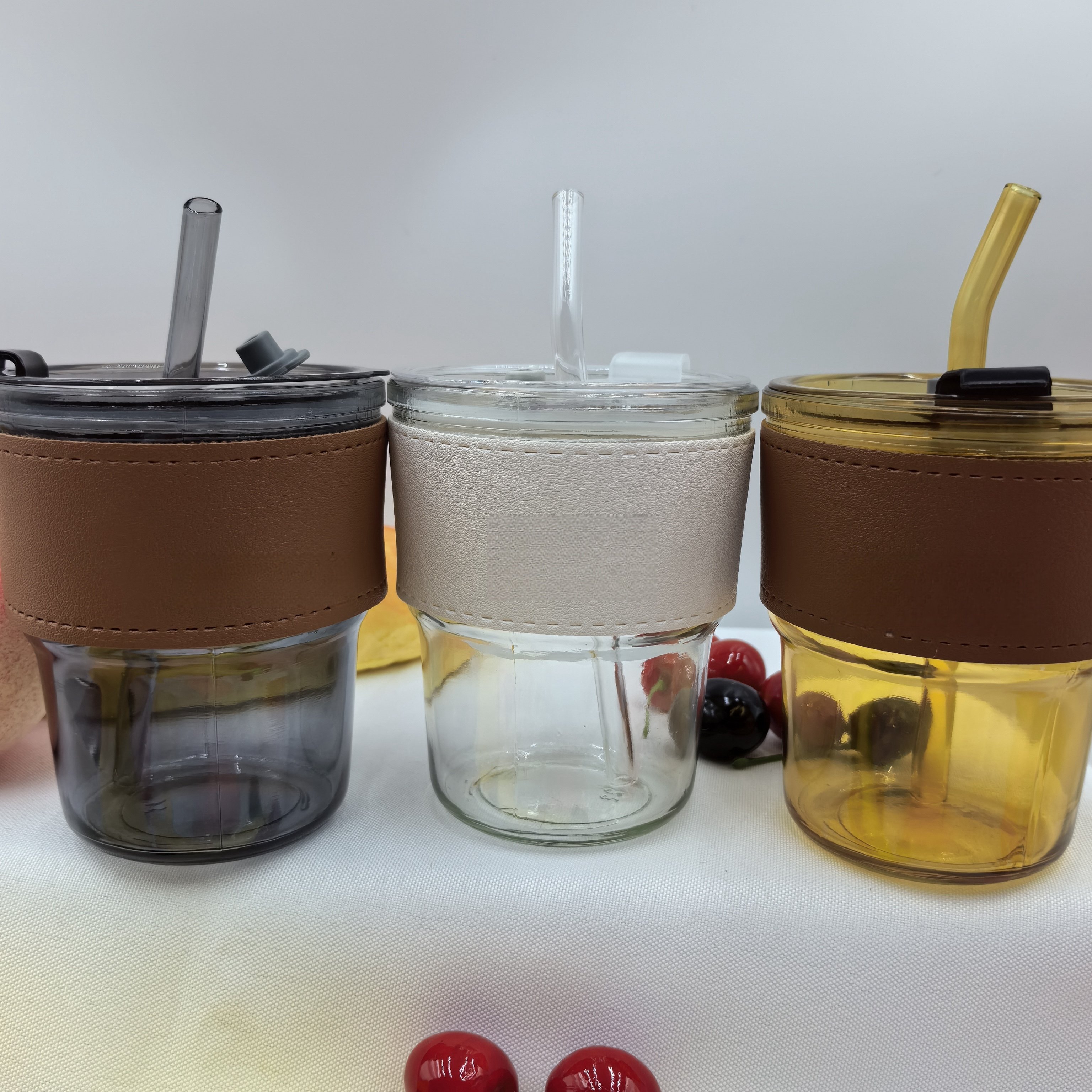 Glass coffee cup Portable High Beauty Net Red Glass Coffee Cup Reusable Large-Capacity Juice Milk Mug with Straws &Lids