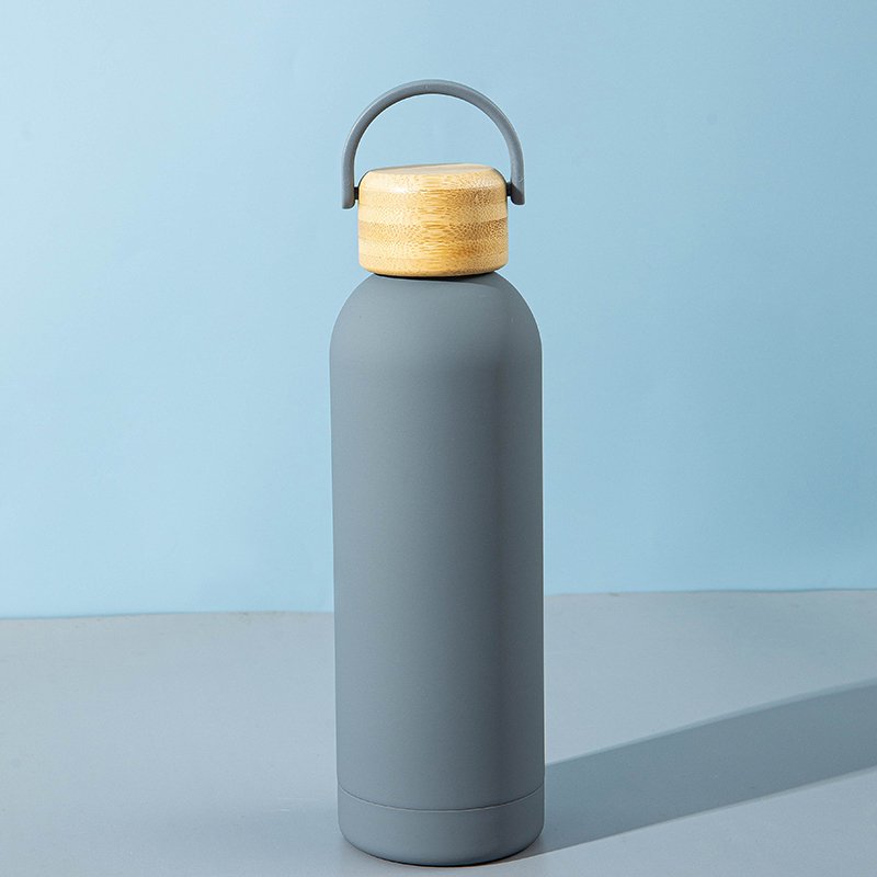 ready to ship 500 ml soft touch rubber coating sport water bottle stainless steel insulated vacuum flask with bamboo wooden cap