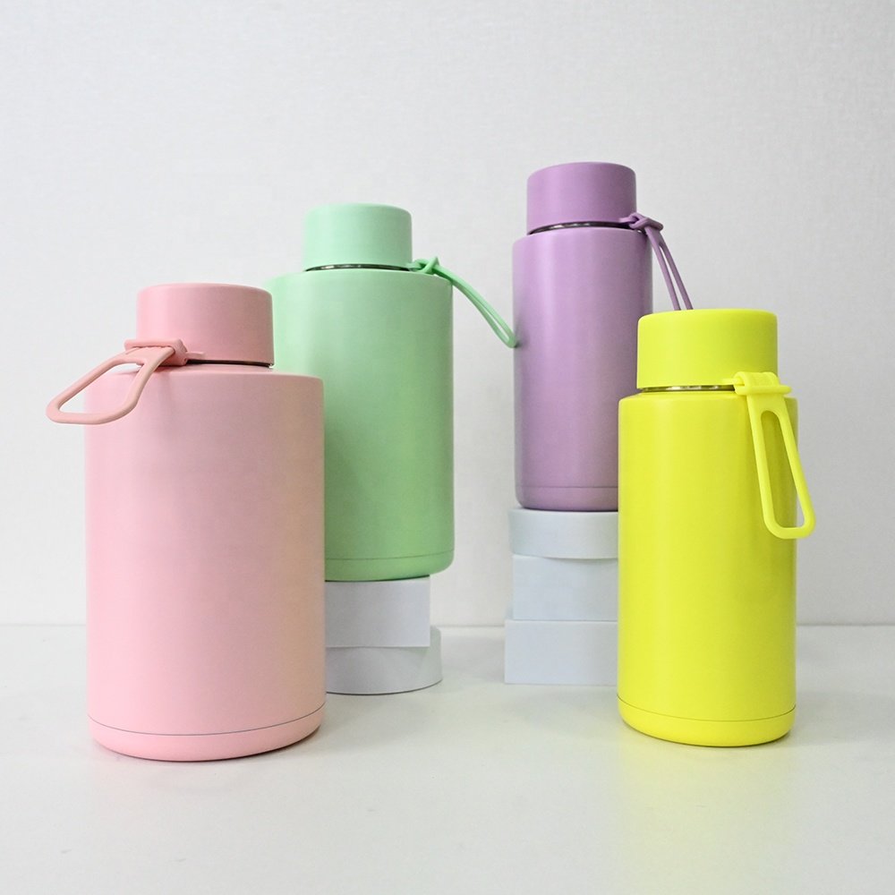 Custom bpa free 34oz 1L stainless steel vacuum flask reusable double wall insulated green water bottle with straw