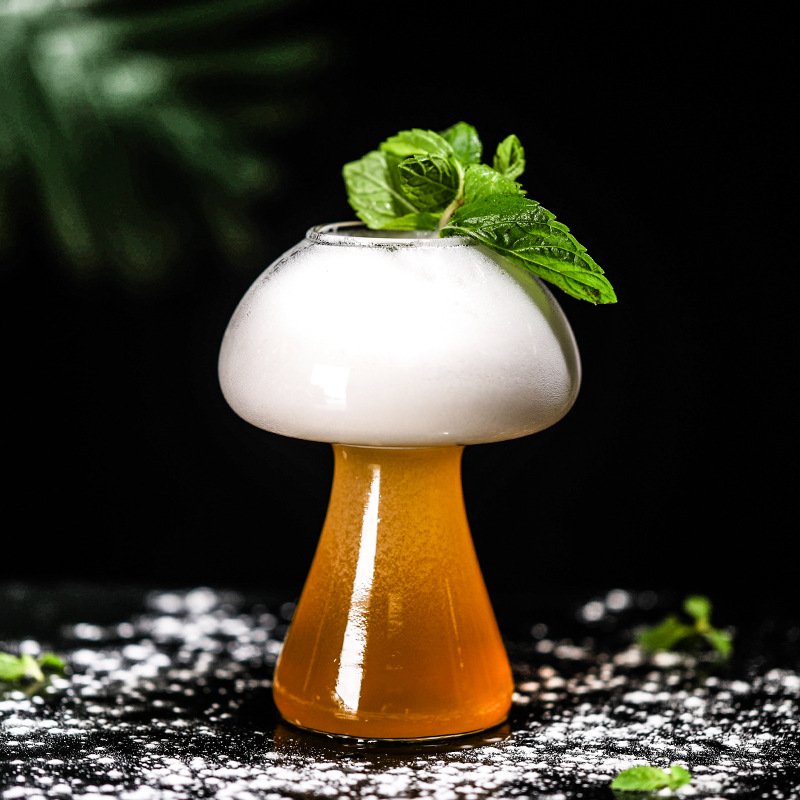Glass mushroom wine glass cocktail cup Creative ktv bar exclusive net red juice drink cup Japanese mushroom creative beer mug