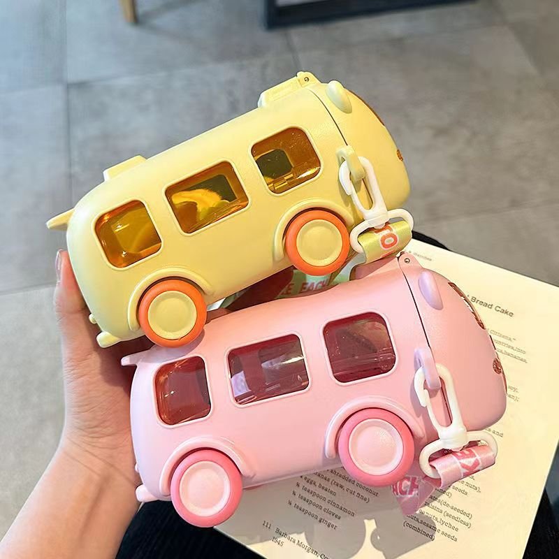 New Creative Bus Shape 500ml Plastic Straw Cup Reusable BPA Free Student Drinking Water Bottle with Straw and Rope