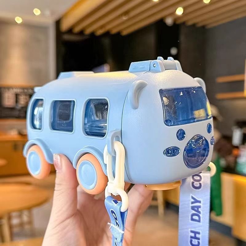 New Creative Bus Shape 500ml Plastic Straw Cup Reusable BPA Free Student Drinking Water Bottle with Straw and Rope