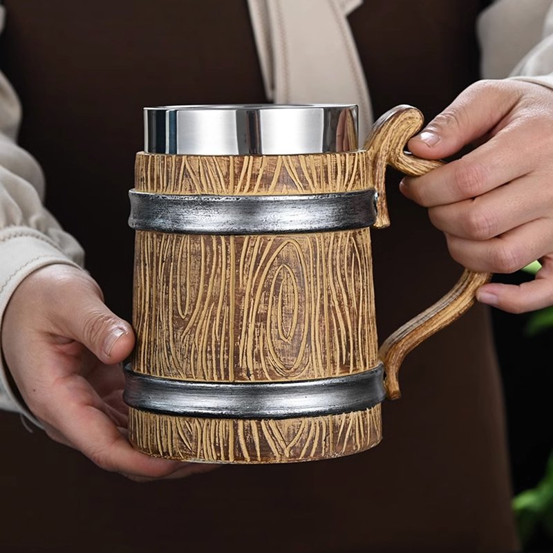 2025 New Wooden Barrel Beer Mug Huaqi MCA21 Medieval 600ml Stainless Steel Resin Beer Cup Retro Wine Cup