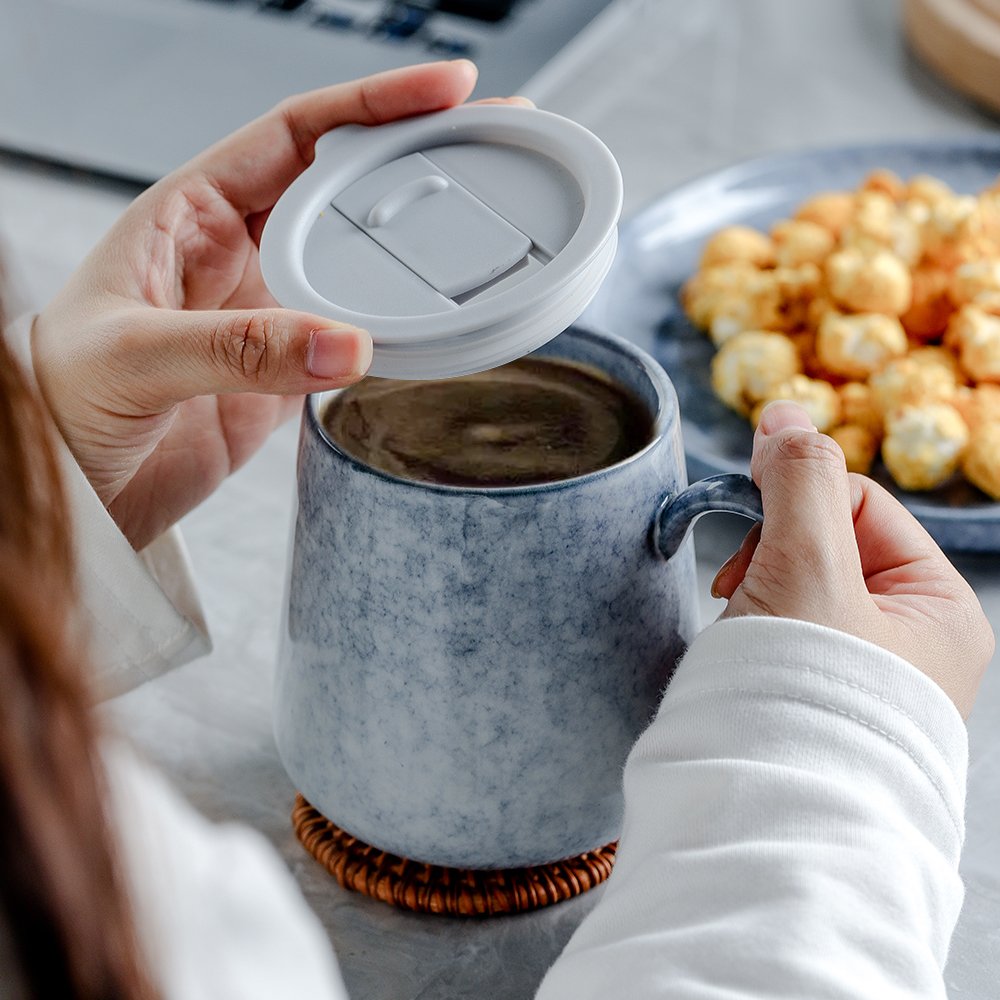 Factory On Sale Ceramic Dusty Blue Coffee Mug With Splash Proof Lid Well Sealed Silicon Ring