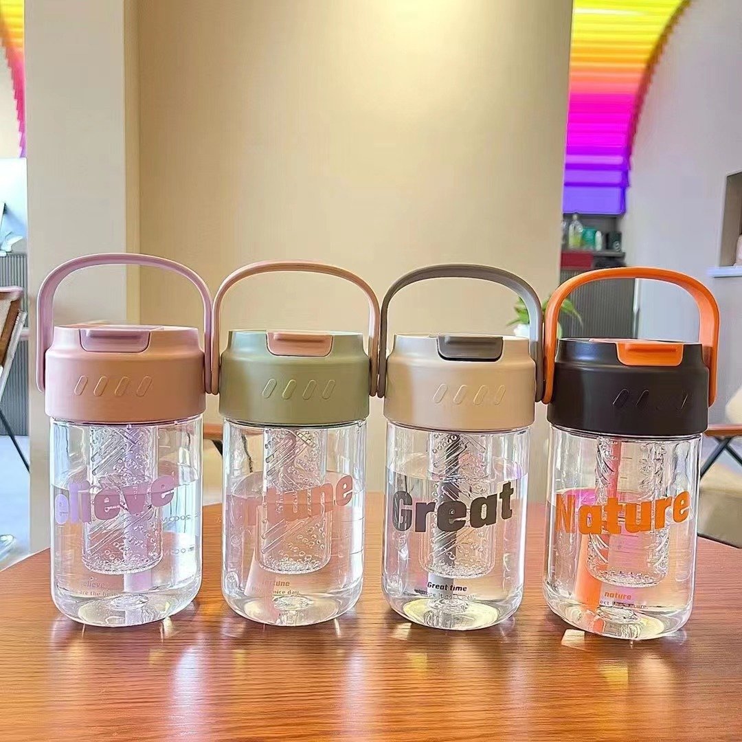 Summer New Transparent Straw Water Bottle Chic Dainty Letter Believe Clear Plastic Bottles with Filter Screen Handgrip
