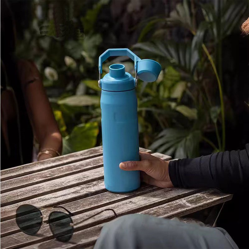 2024 Customized Double-Layer 304 Stainless Steel Flask Cup Large Capacity 18/24oz Vacuum Water Bottle With Handheld