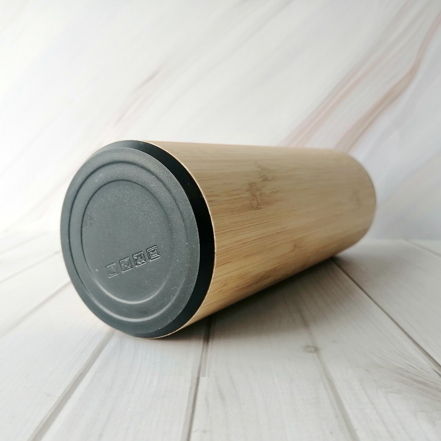 Wholesale Bamboo Shell Thermos Double Wall Insulated Stainless Steel Water Bottle Vacuum Flasks