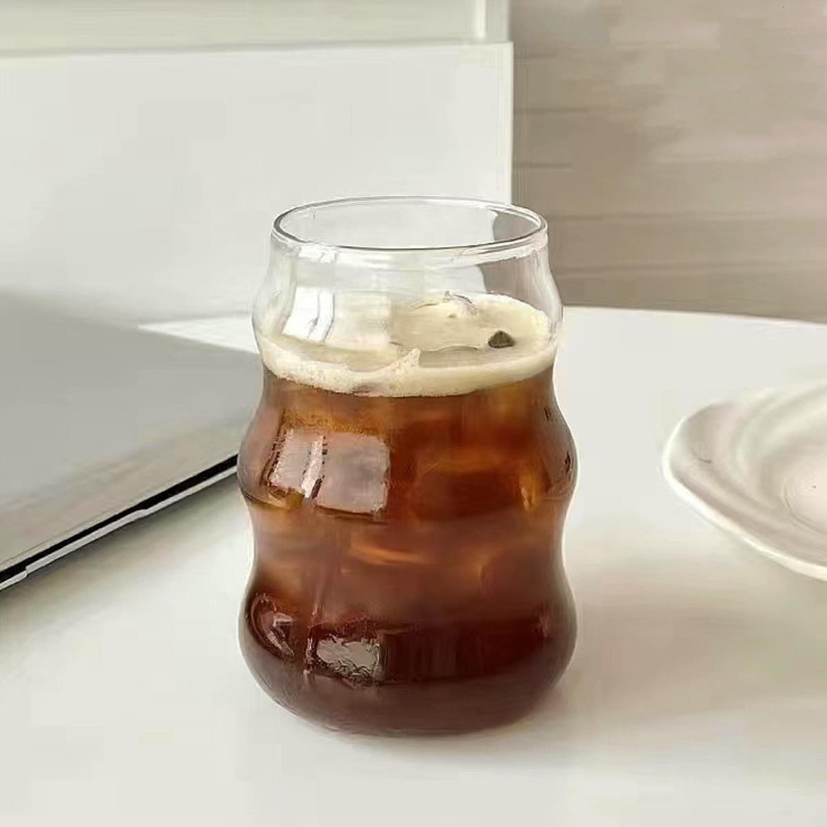 Wholesale Large Capacity Glass Water Cup with Lids and Straws Wave Shape Ribbed Striped Mug for Drinking