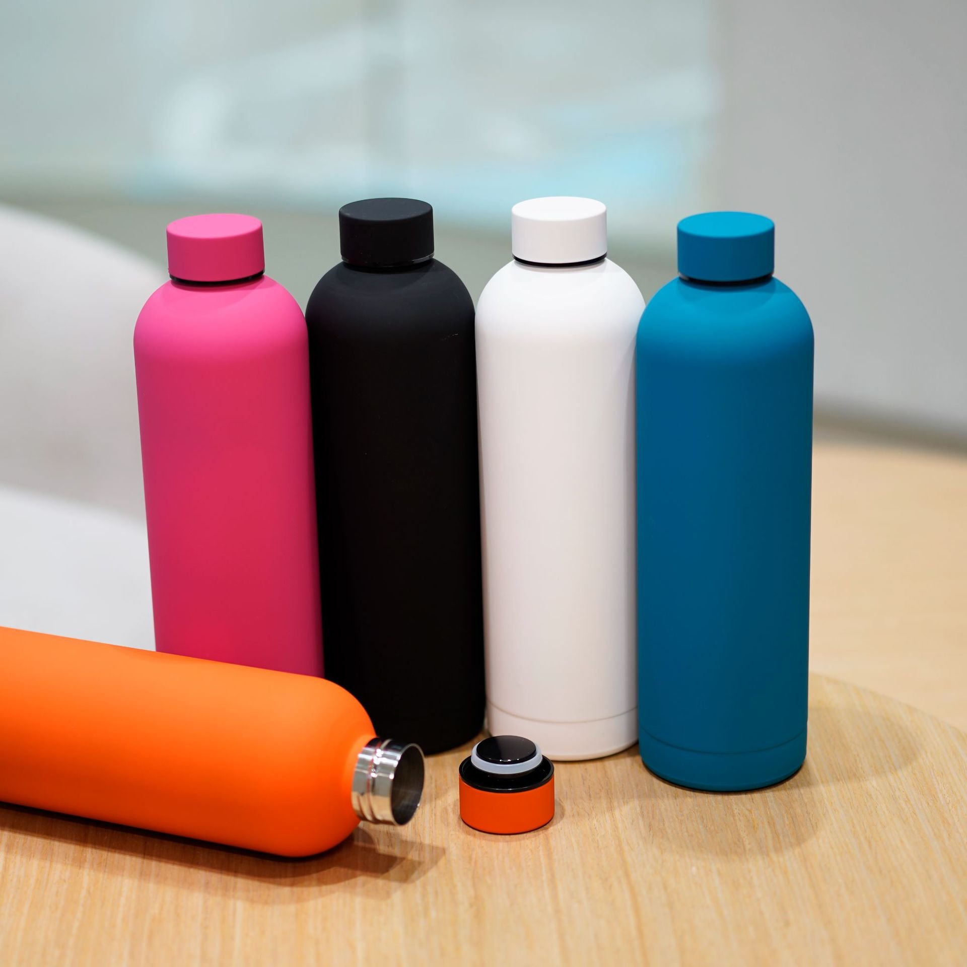 Custom Logo Multi-Color Soft Rubber Coated Vacuum Flask Narrow Mouth 500ml 750ml Stainless Steel Sports Water Bottle