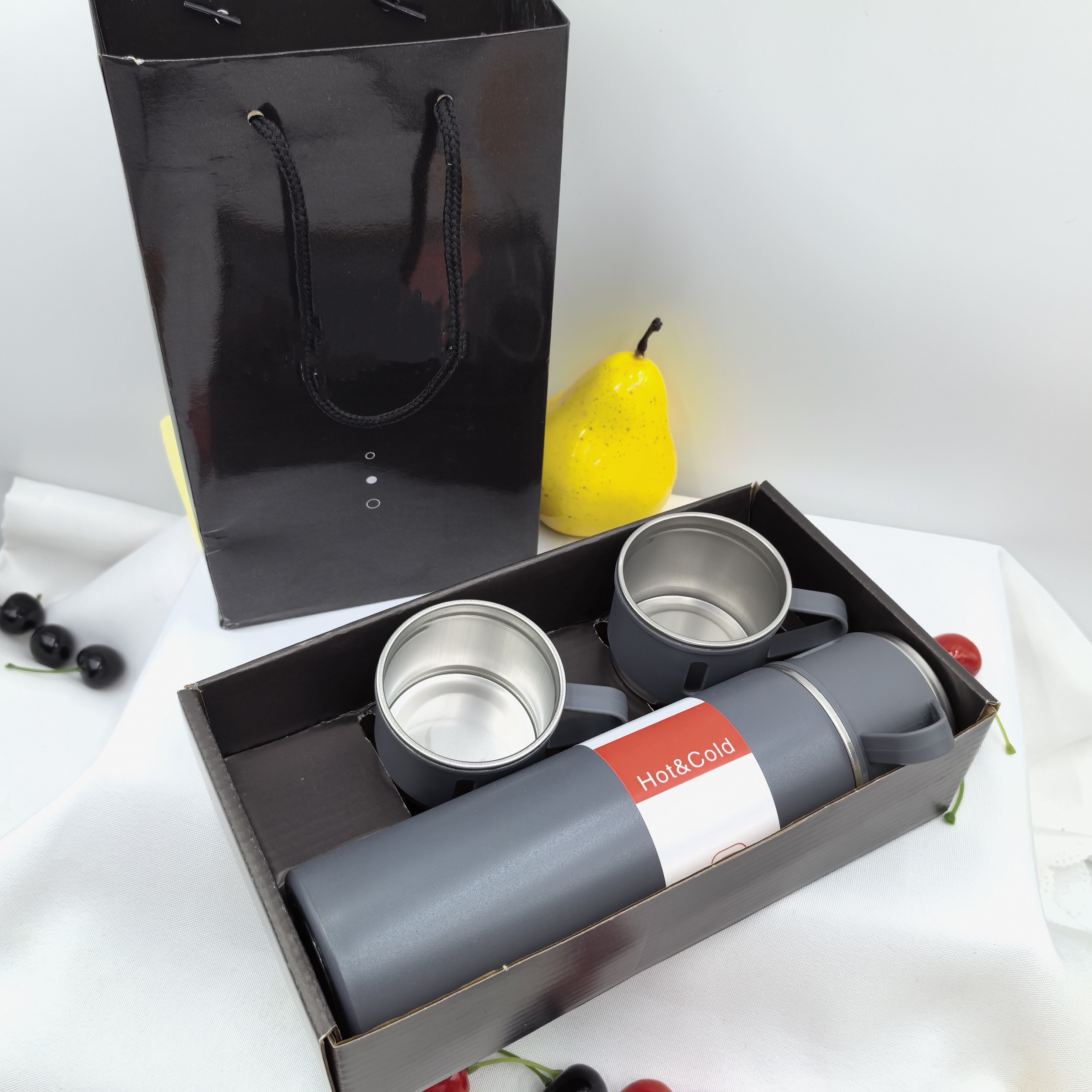 Promotional Stainless Steel Travel Water Bottle Set Vacuum Flask 2 Cups & Mug Warmers for Men Women Thermal Mug Carafe Gift Set