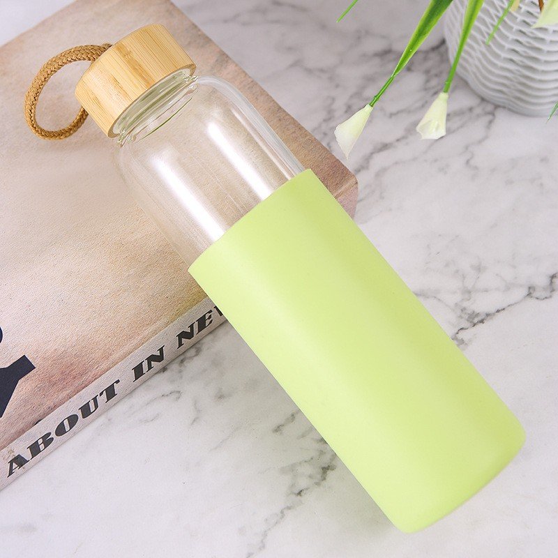Hot Selling 20oz Borosilicate Drinkware tomatodo botella de agua Tumbler Glass Water Bottle With Silicone Sleeve Bamboo Lid