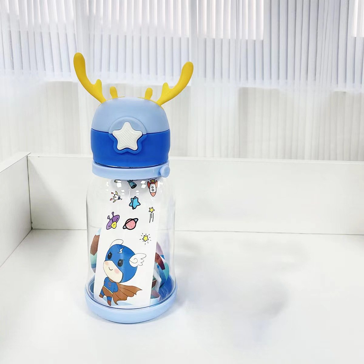 Wholesale Discount 600ml Cute Kids School Cartoon Antler Cup Student Gift Straw plastic Water Bottle for kids children