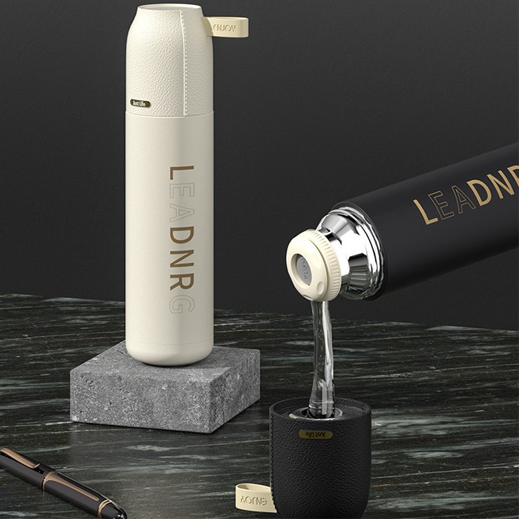 530ml Double Wall Leakproof Travel Vacuum Flasks Stainless Steel Insulated Water Bottle With Leather Lid