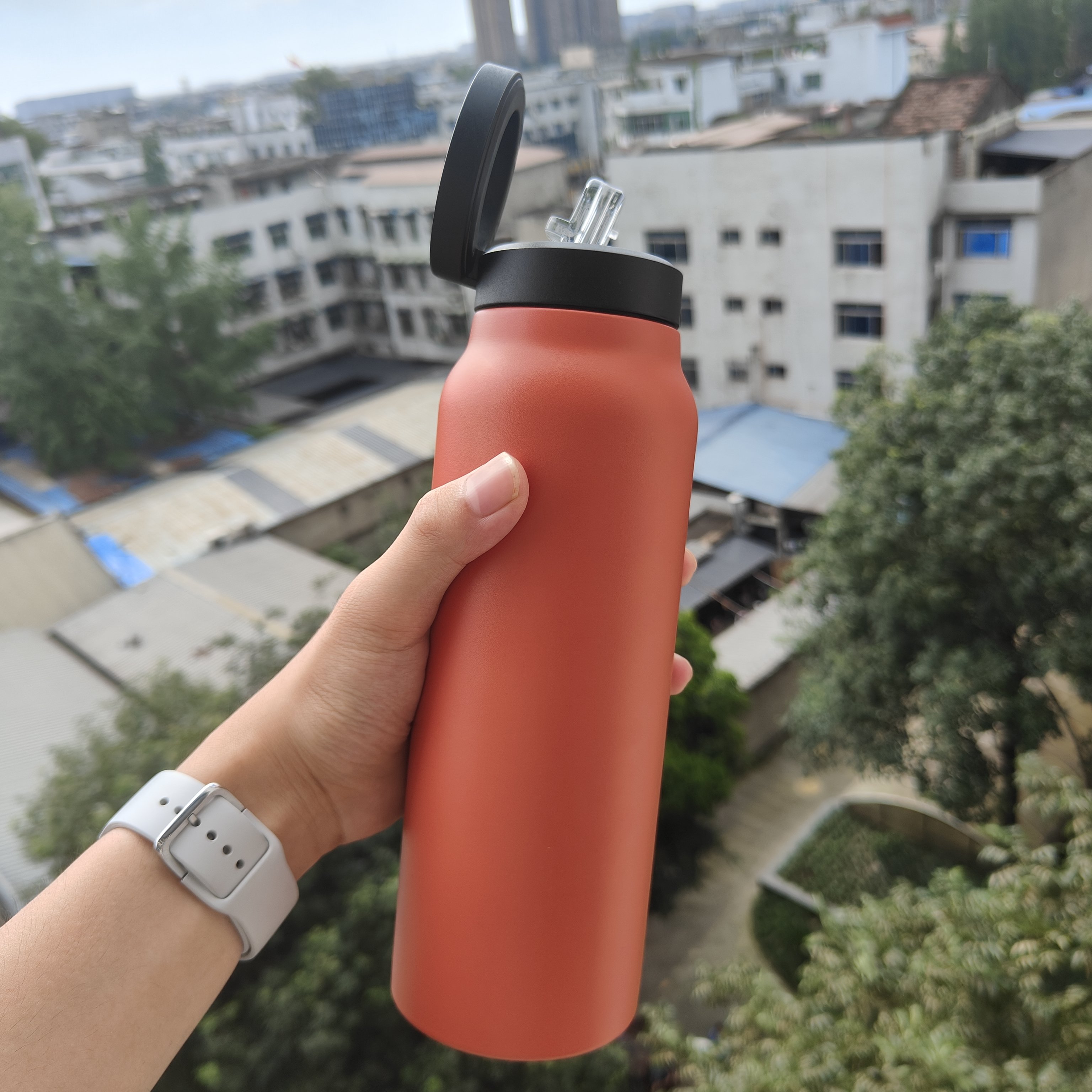 2024 Newest Double Wall Leakproof 24oz Stainless Steel Magnetic Water Bottle Phone Holder Sports Magsafe Tumbler Custom Logo