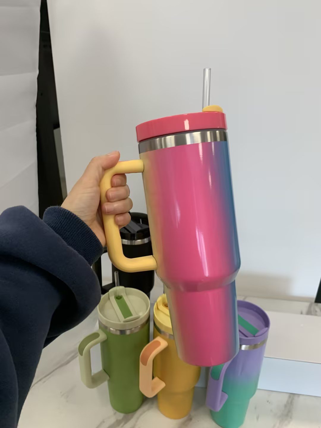 New Design Car Outdoor Custom Logo Wholesale Bulk Stainless Steel Tumblers 40OZ Tumbler With Handle Straw