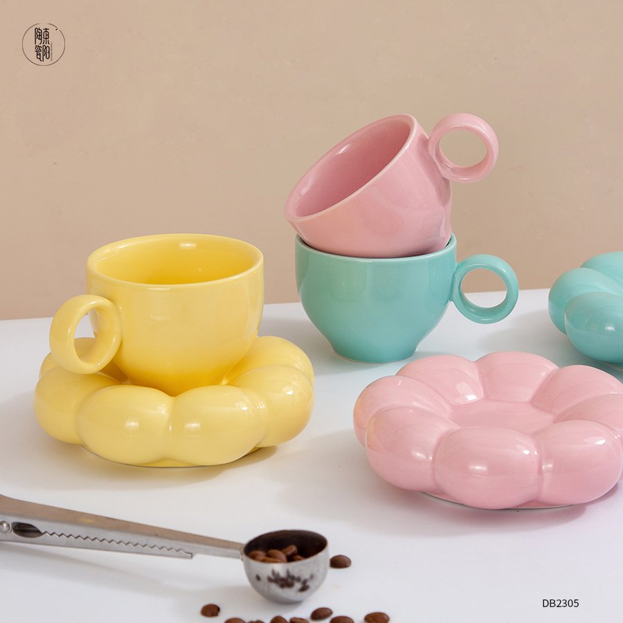 Colorful porcelain coffee cup and saucer set modern wholesale cute ceramic custom mug